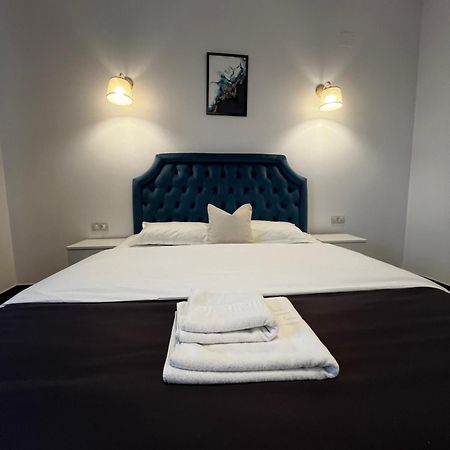 Cochet Boutique Hotel Targu Jiu Luaran gambar