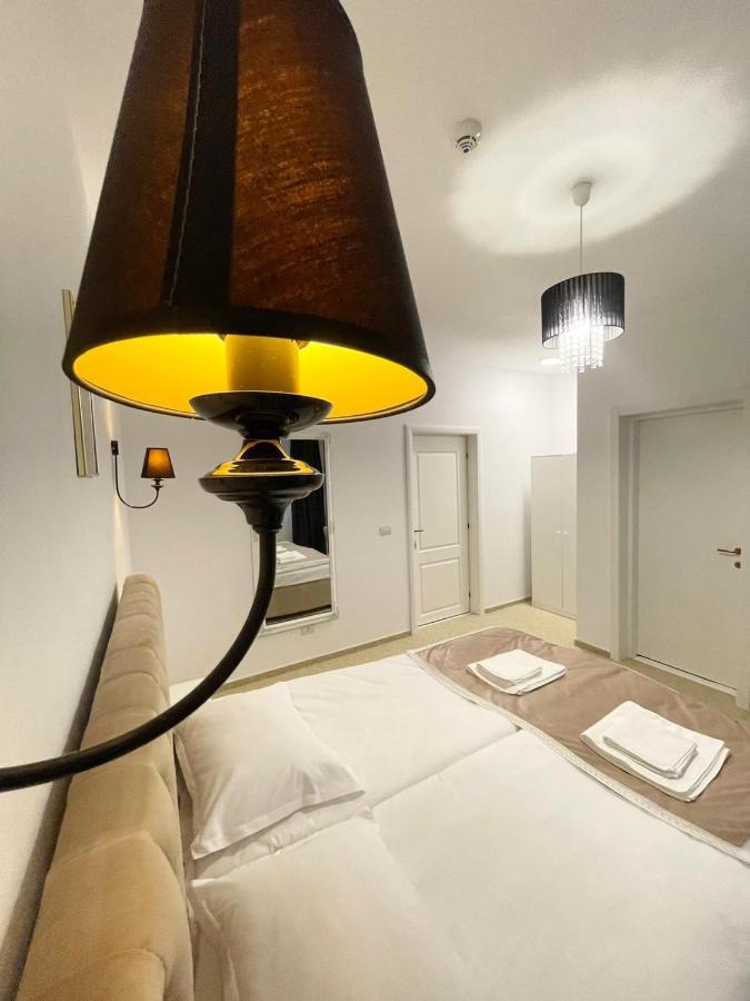 Cochet Boutique Hotel Targu Jiu Luaran gambar