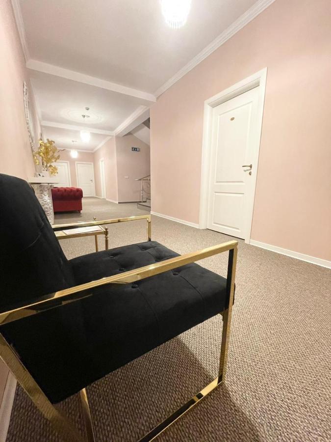 Cochet Boutique Hotel Targu Jiu Luaran gambar