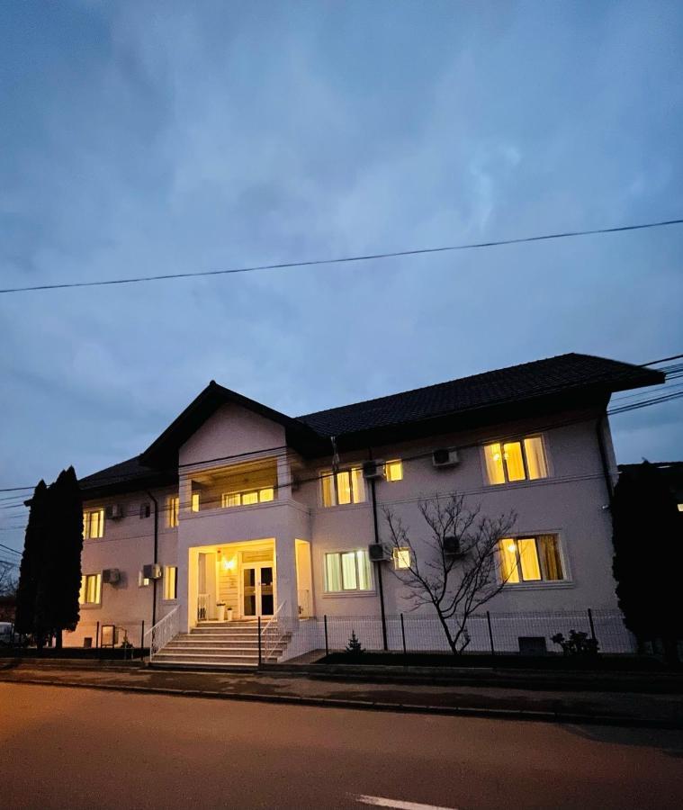 Cochet Boutique Hotel Targu Jiu Luaran gambar