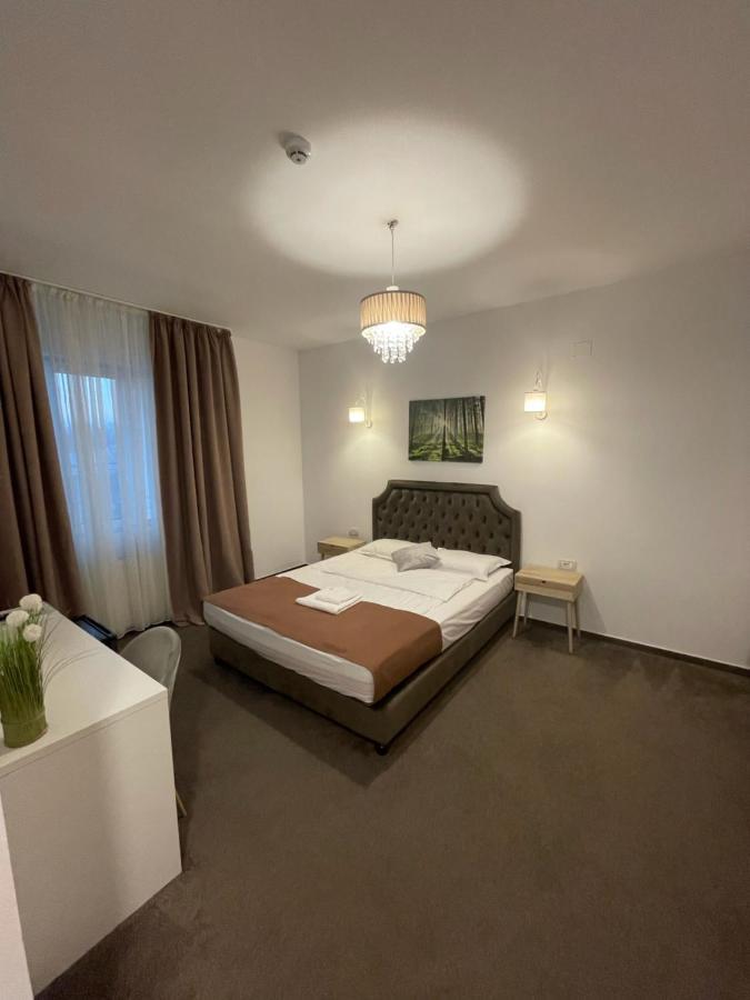 Cochet Boutique Hotel Targu Jiu Luaran gambar