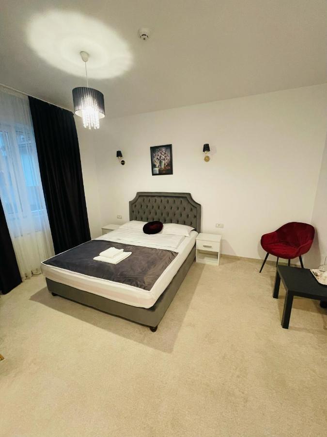 Cochet Boutique Hotel Targu Jiu Luaran gambar