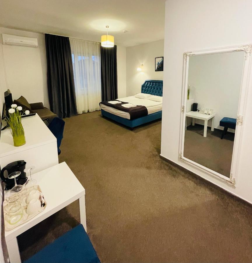 Cochet Boutique Hotel Targu Jiu Luaran gambar