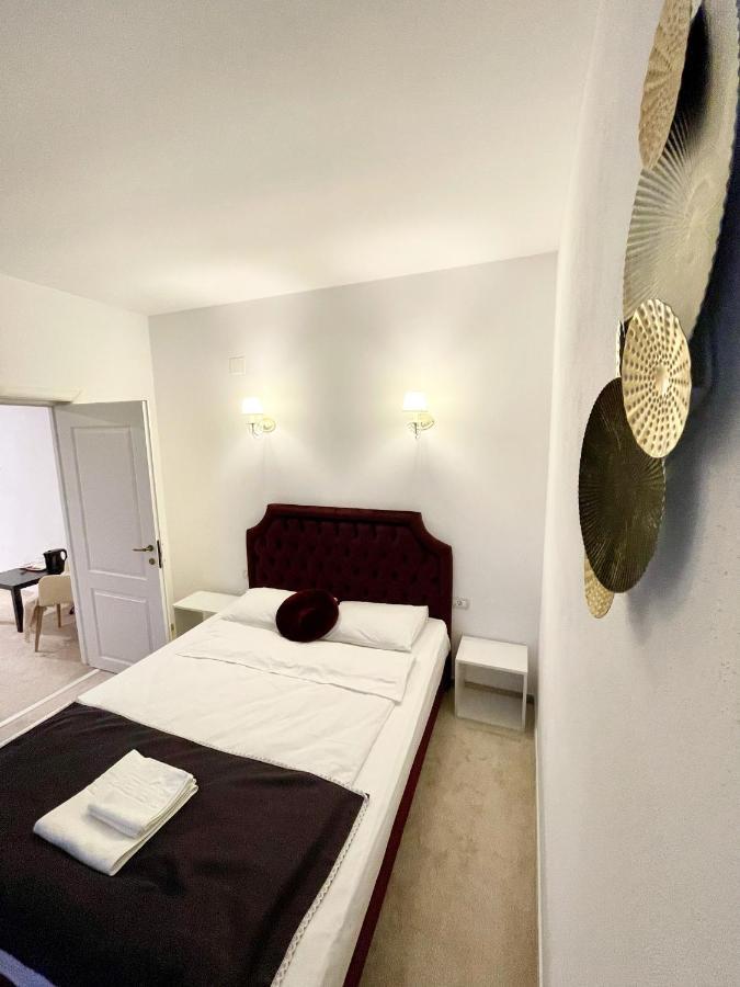 Cochet Boutique Hotel Targu Jiu Luaran gambar
