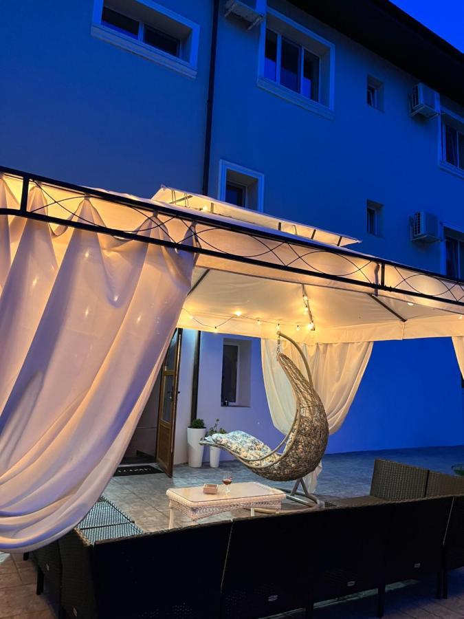 Cochet Boutique Hotel Targu Jiu Luaran gambar