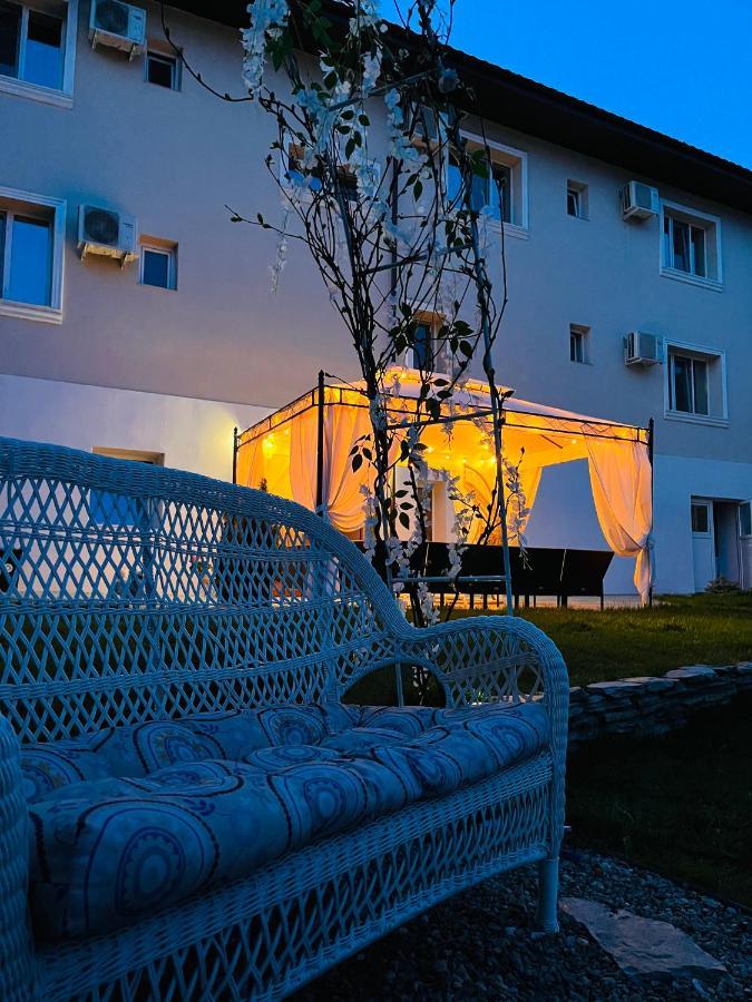 Cochet Boutique Hotel Targu Jiu Luaran gambar