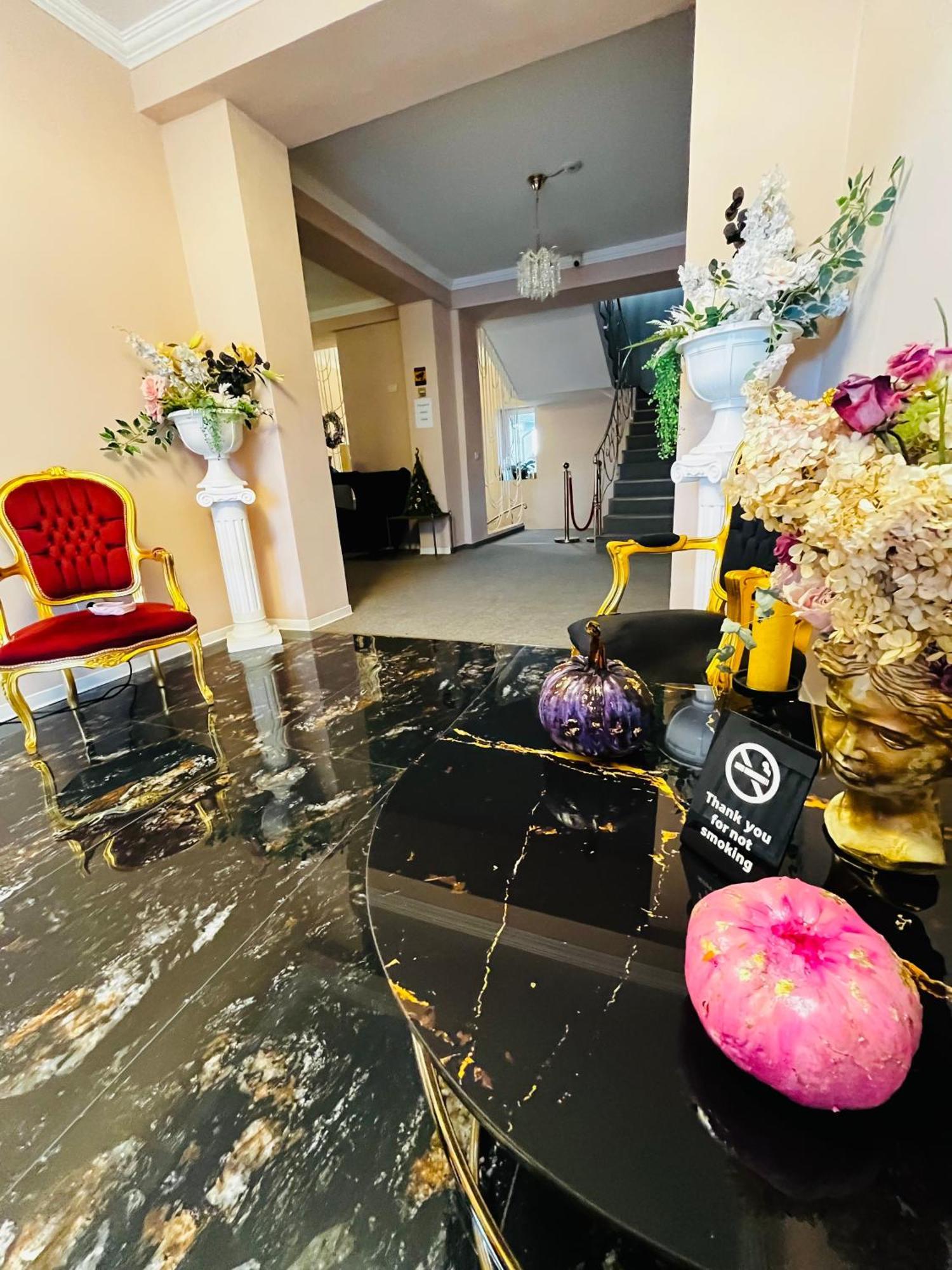 Cochet Boutique Hotel Targu Jiu Luaran gambar