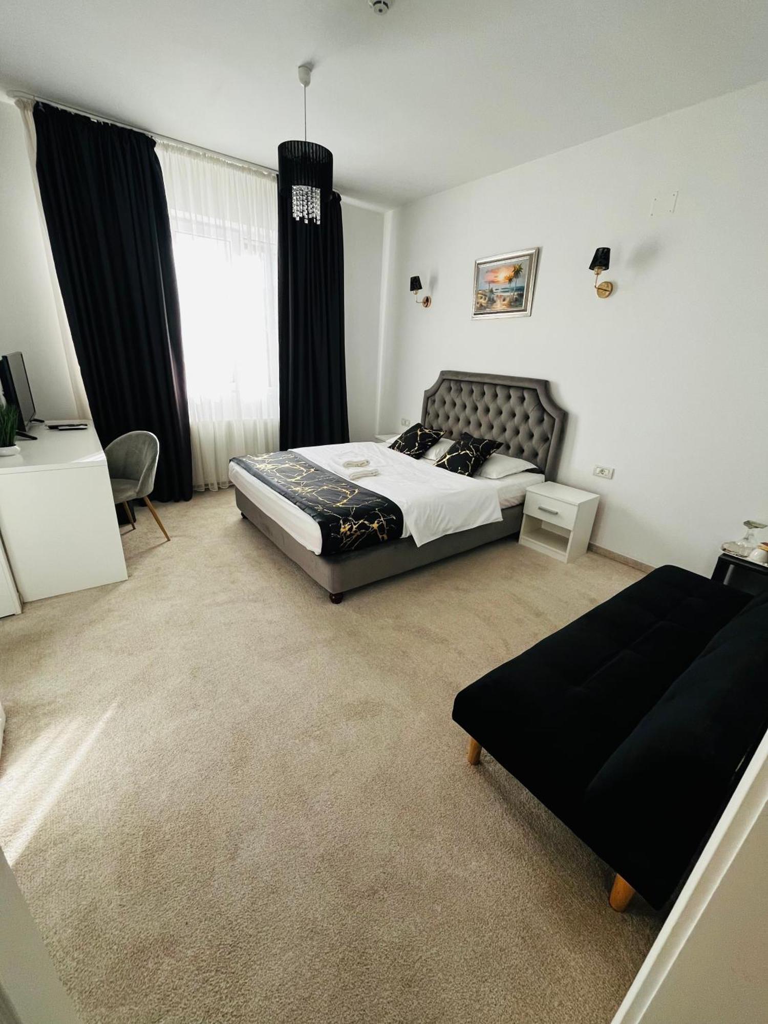 Cochet Boutique Hotel Targu Jiu Luaran gambar