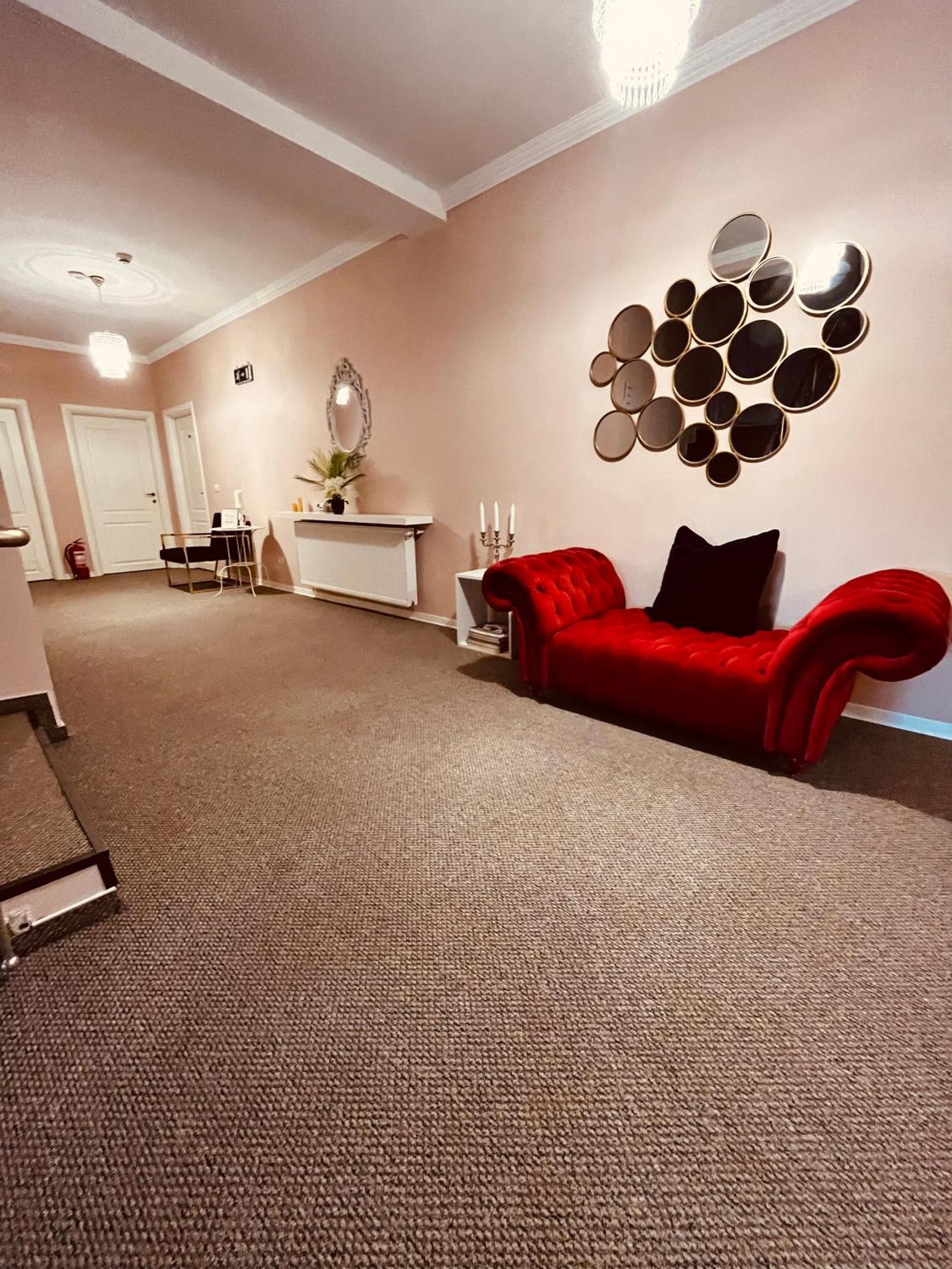 Cochet Boutique Hotel Targu Jiu Luaran gambar